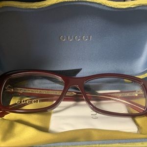 Maroon Gucci reading glassses